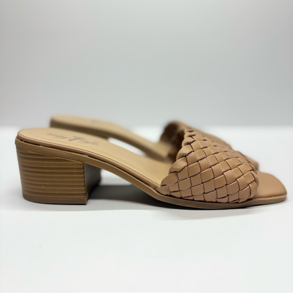 Vintage 7 Eight Mule Sandal with Heel | Tan | Size 10M
NWOT - Picture 5 of 10